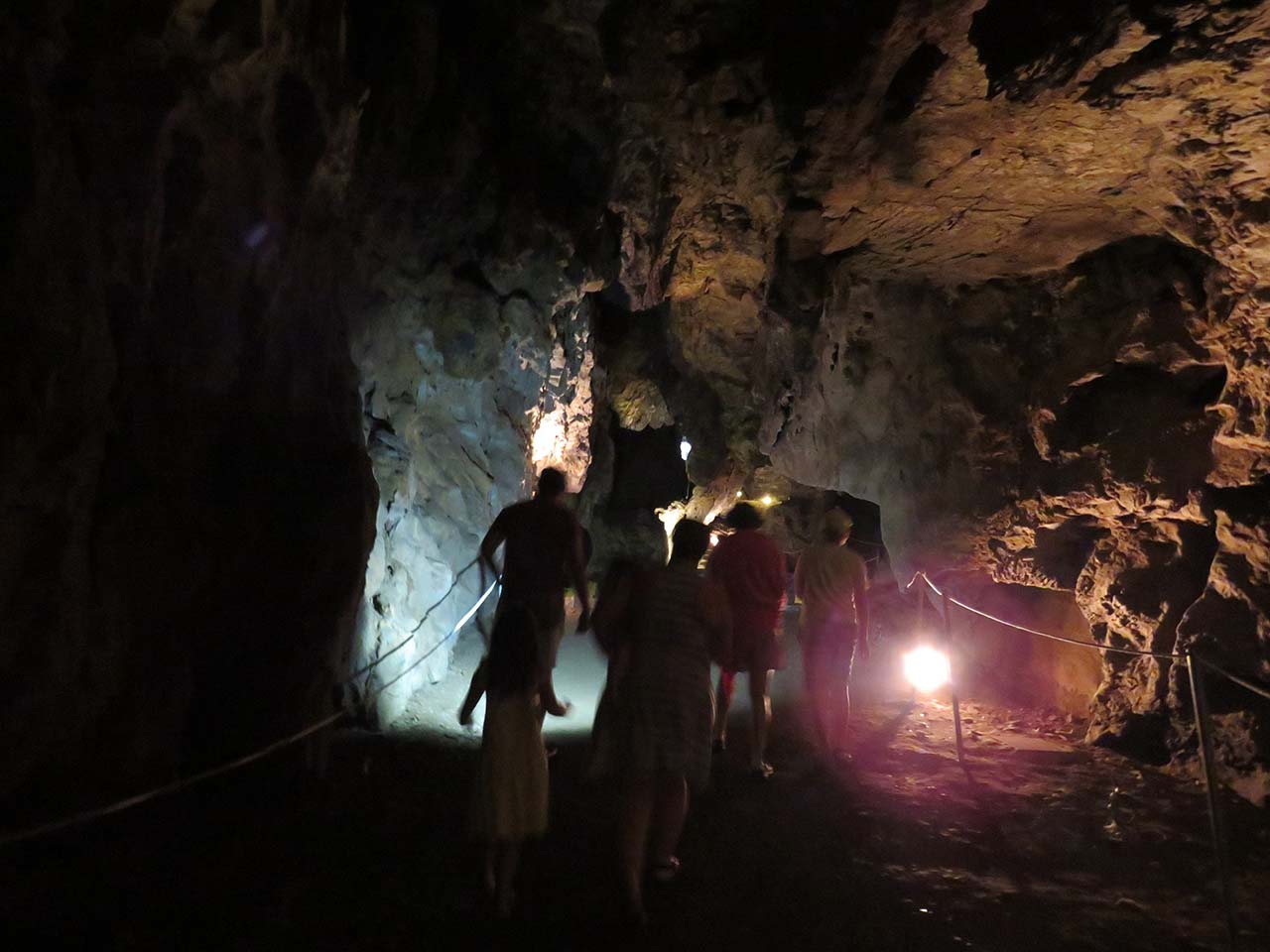 Το σπήλαιο Καταφύκι, ένα από τα μεγαλύτερα επισκέψιμα σπήλαια της Ελλάδας