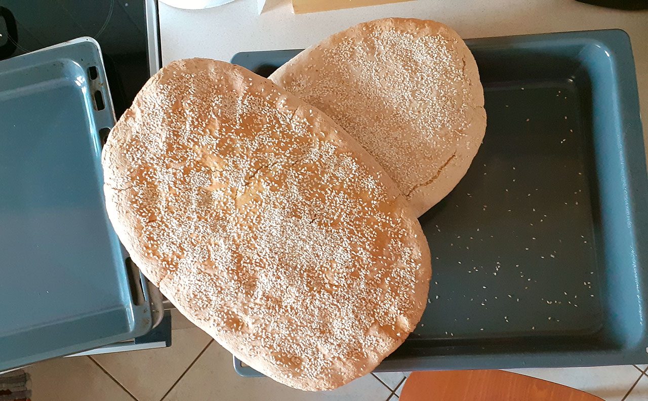 Σπιτικές λαγάνες στο ταψί