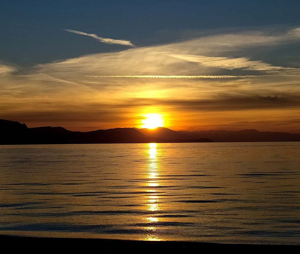 Ηλιοβασίλεμα στην παραλία