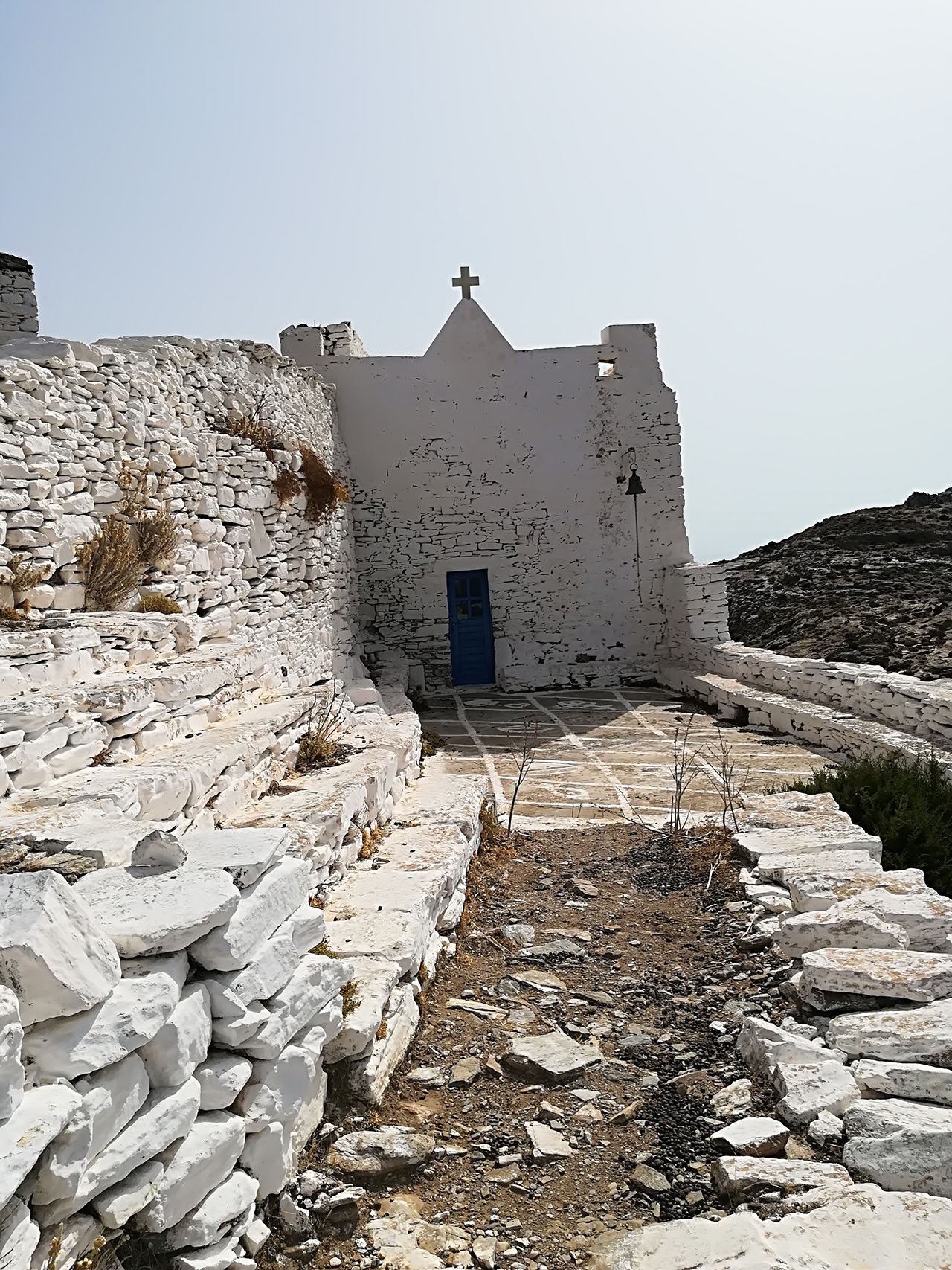 The medieval path to Kastro Kythnos