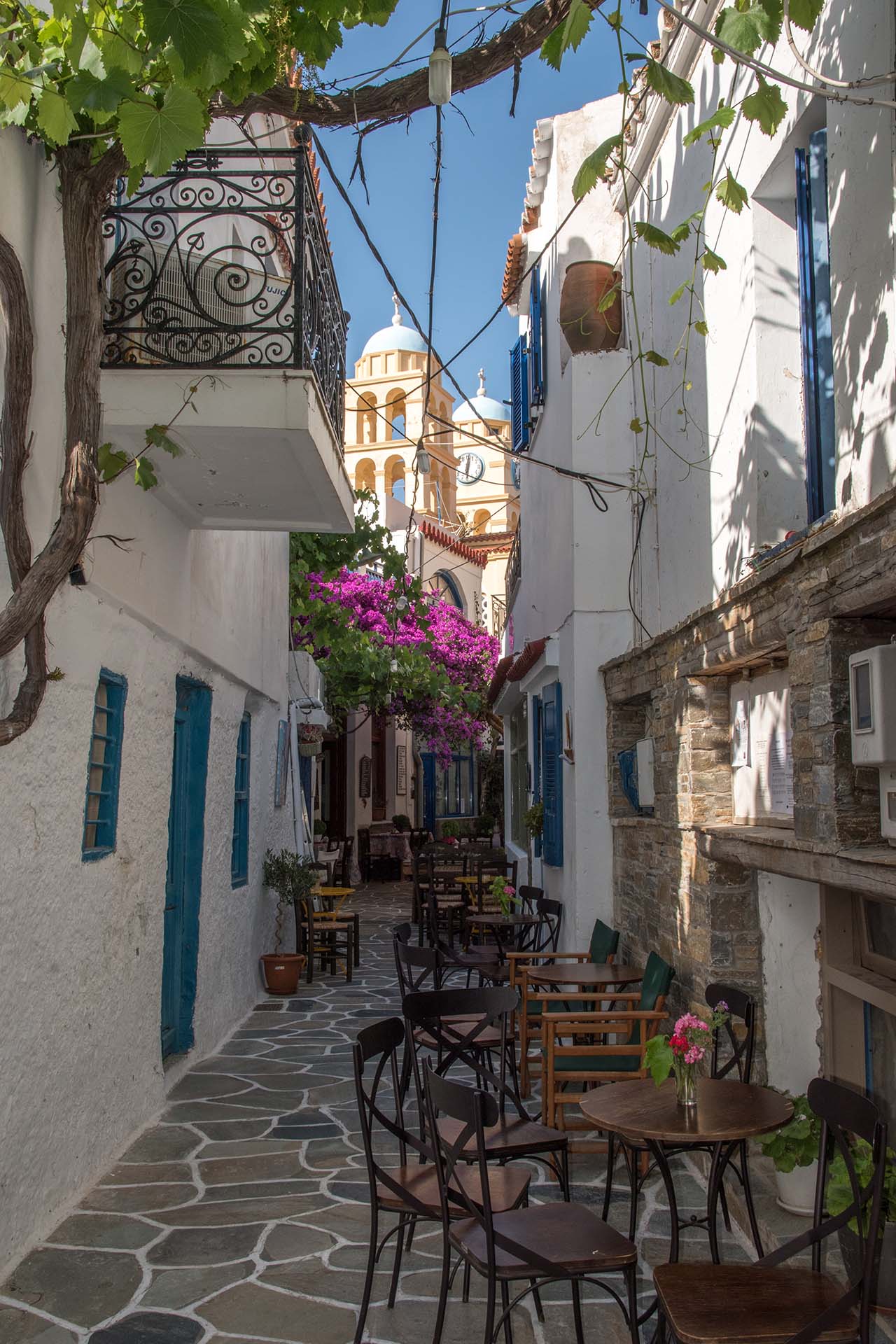 The scenic narrow streets of Dryopida at Kythnos